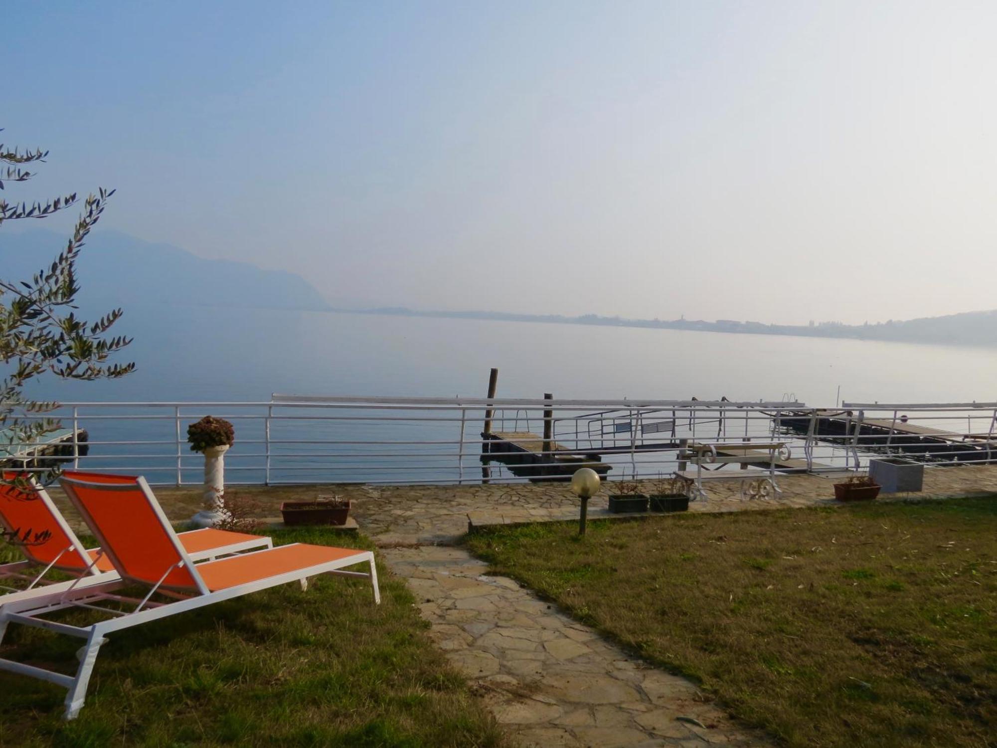 Villa Anastasye Your Lakefront Vacation Rental Predore Luaran gambar