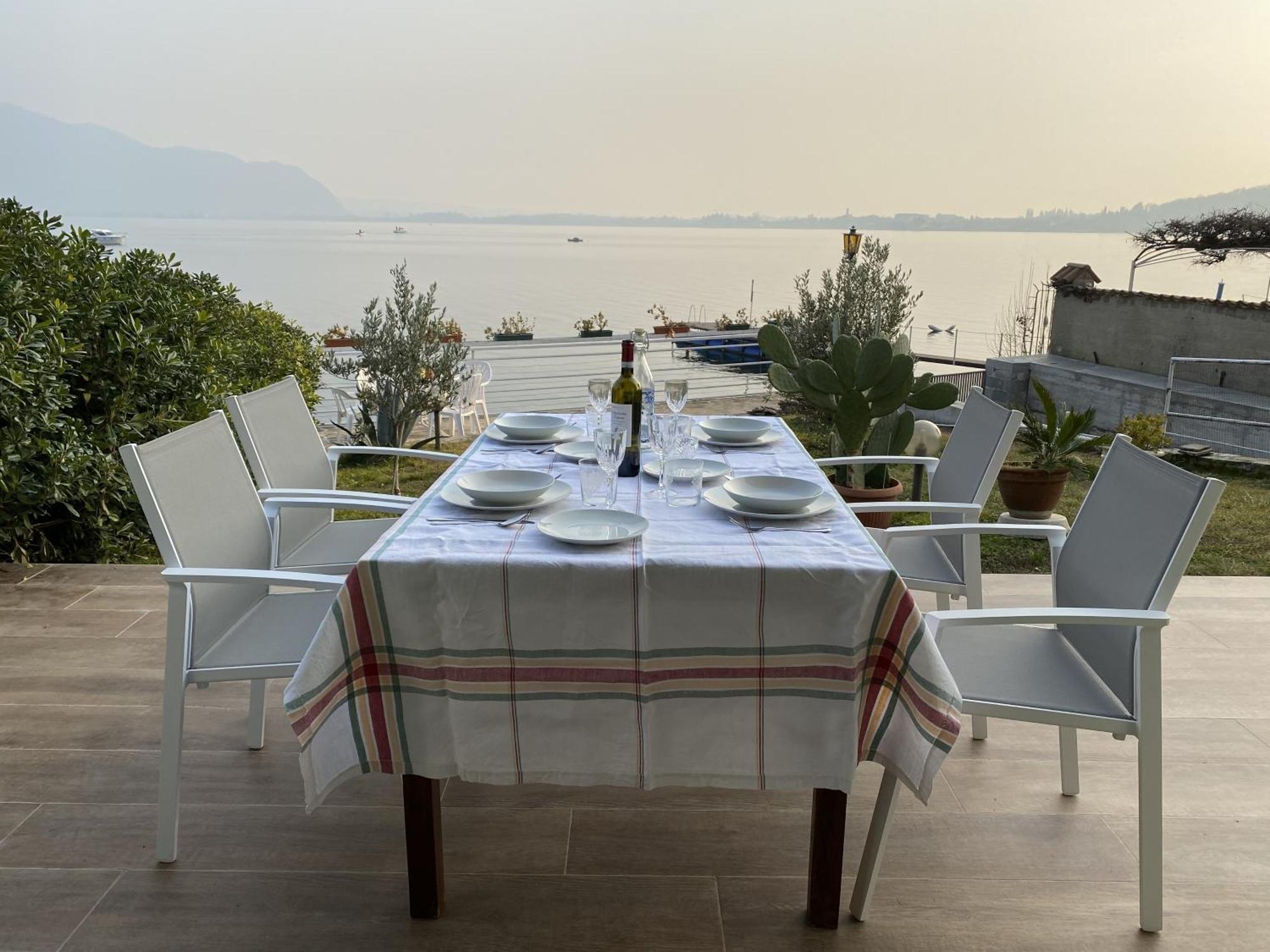 Villa Anastasye Your Lakefront Vacation Rental Predore Luaran gambar