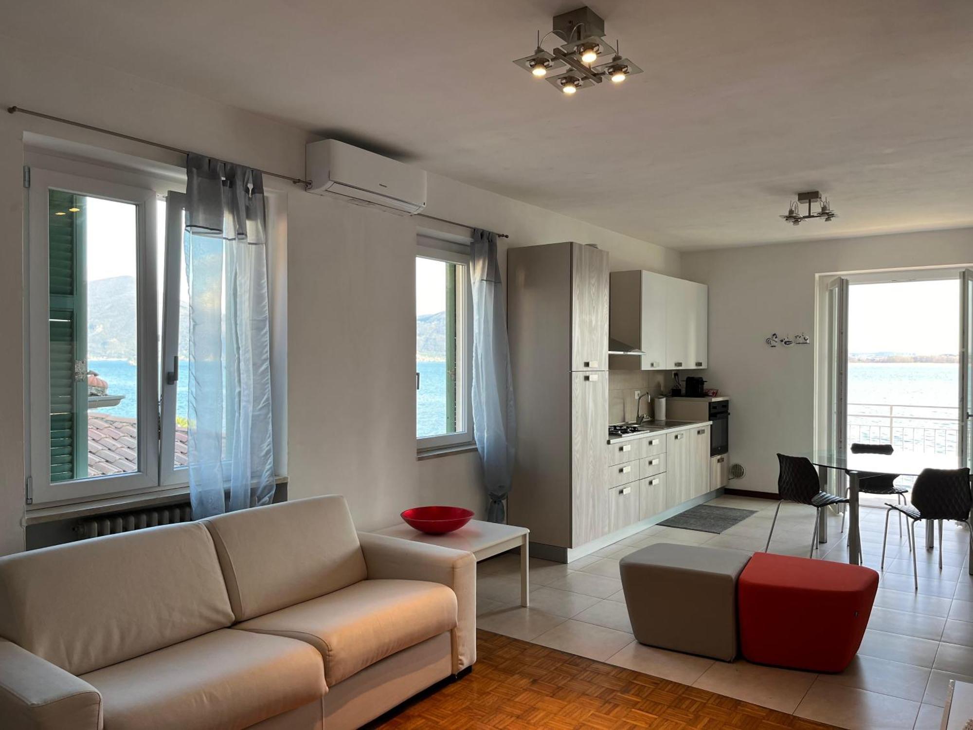 Villa Anastasye Your Lakefront Vacation Rental Predore Luaran gambar