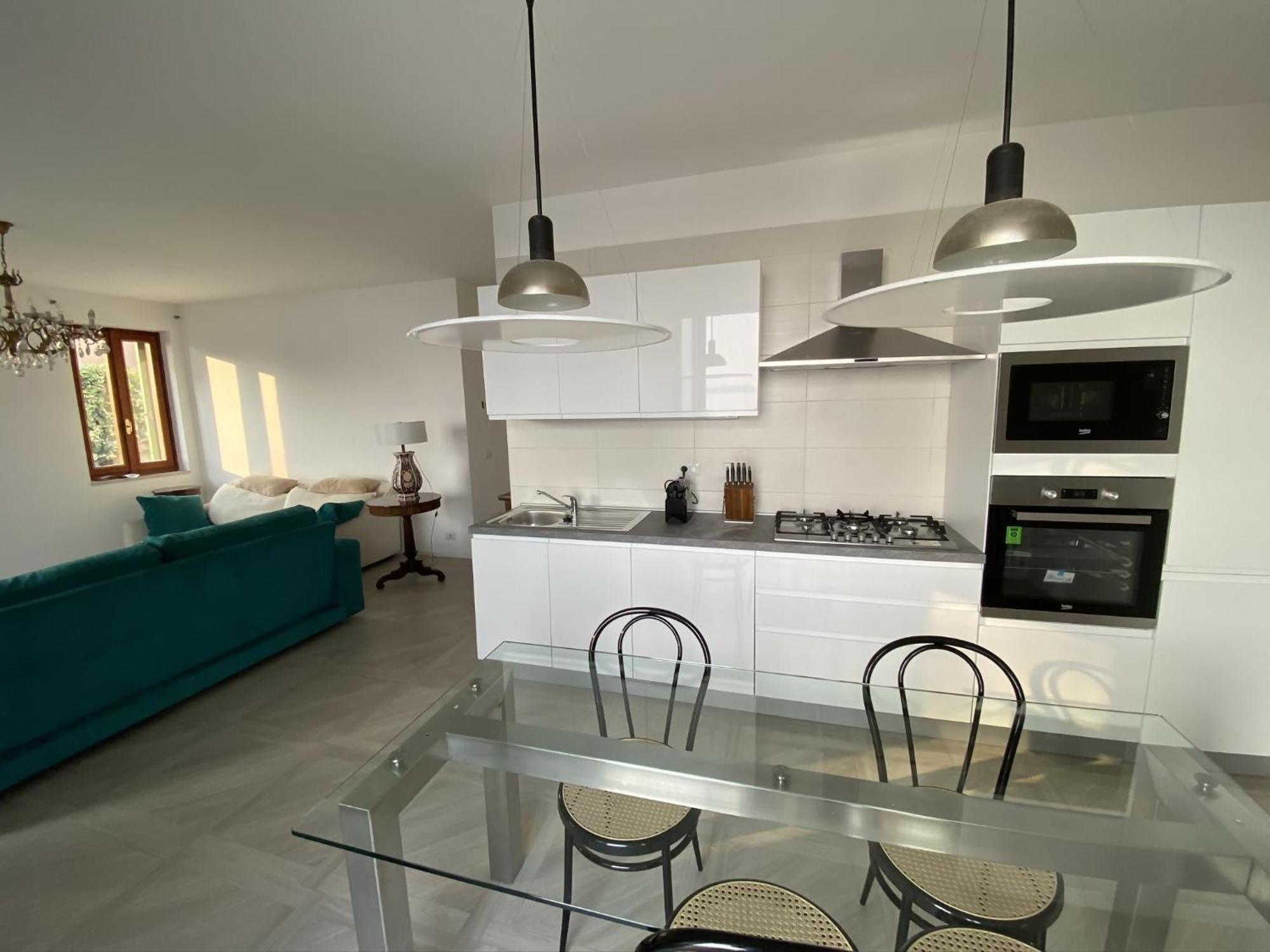 Villa Anastasye Your Lakefront Vacation Rental Predore Luaran gambar