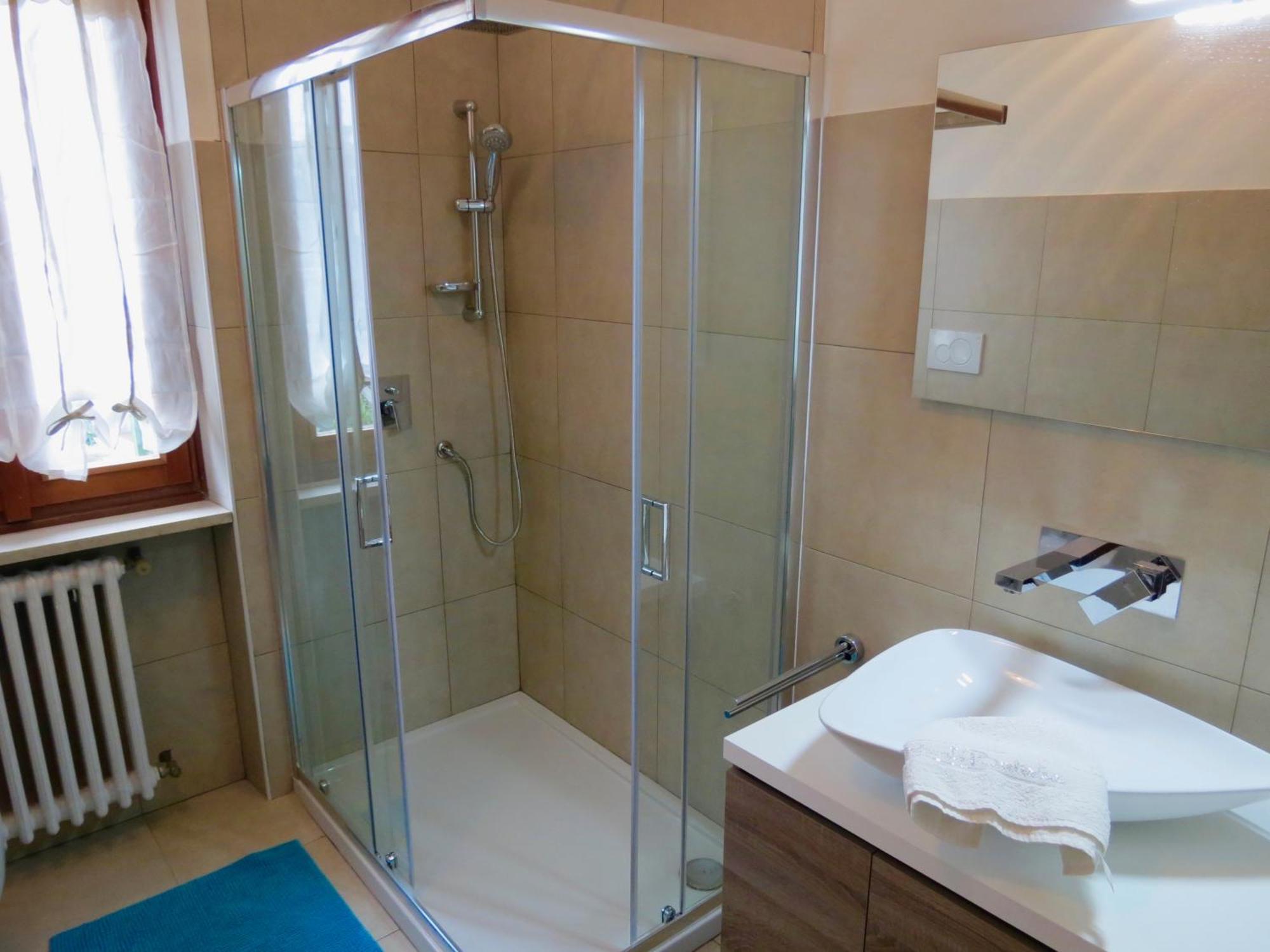 Villa Anastasye Your Lakefront Vacation Rental Predore Luaran gambar