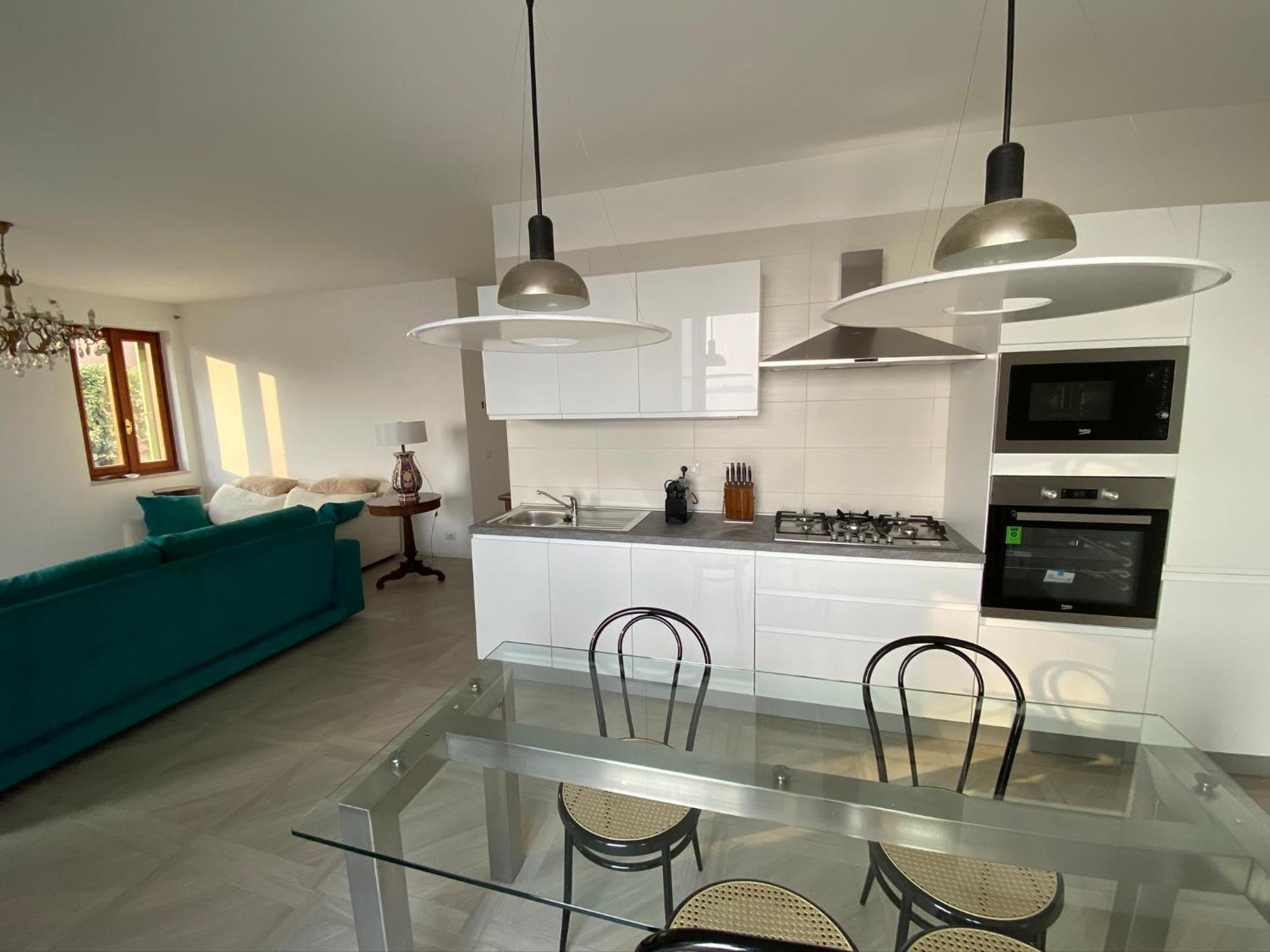 Villa Anastasye Your Lakefront Vacation Rental Predore Luaran gambar