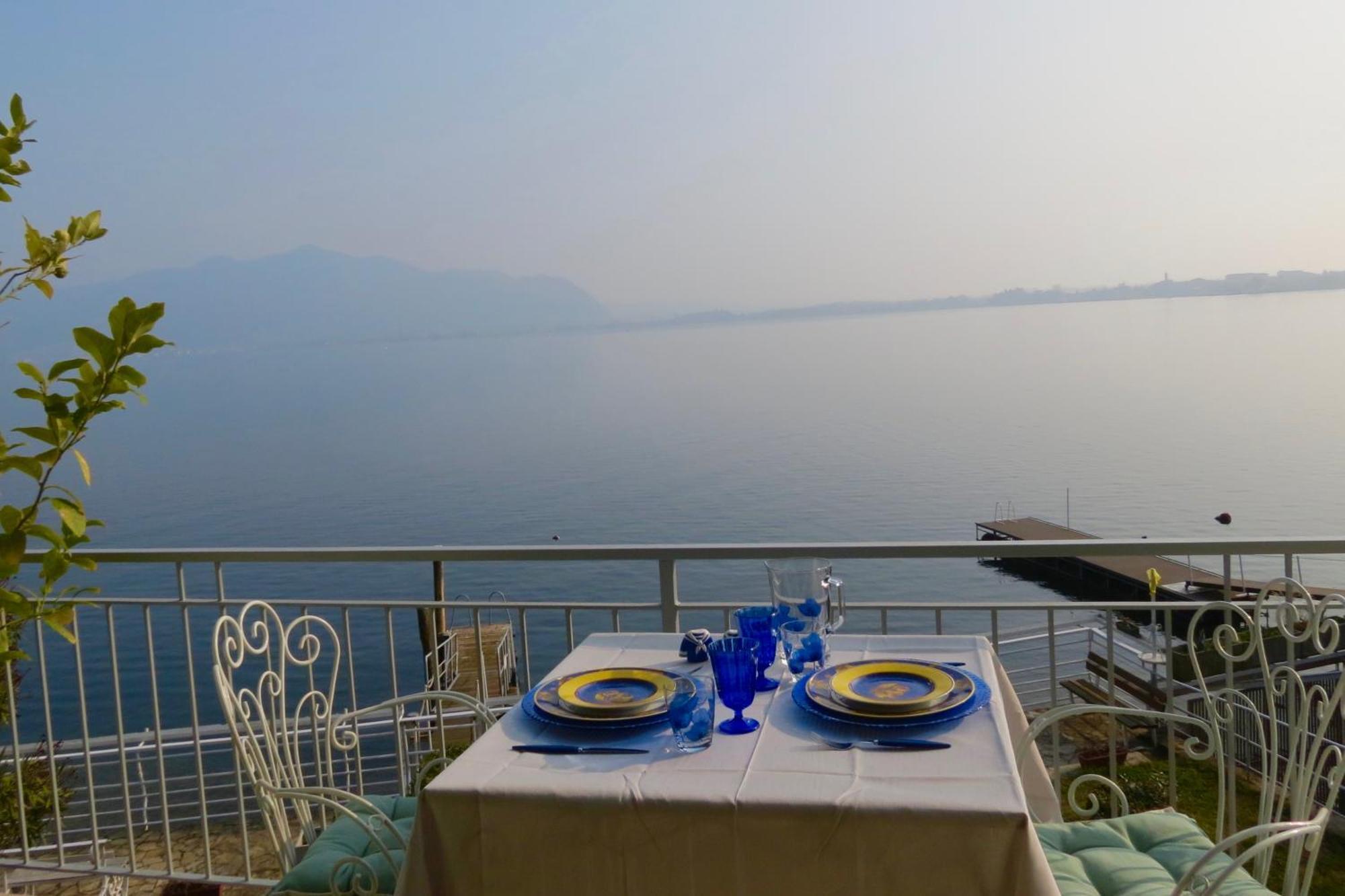 Villa Anastasye Your Lakefront Vacation Rental Predore Luaran gambar