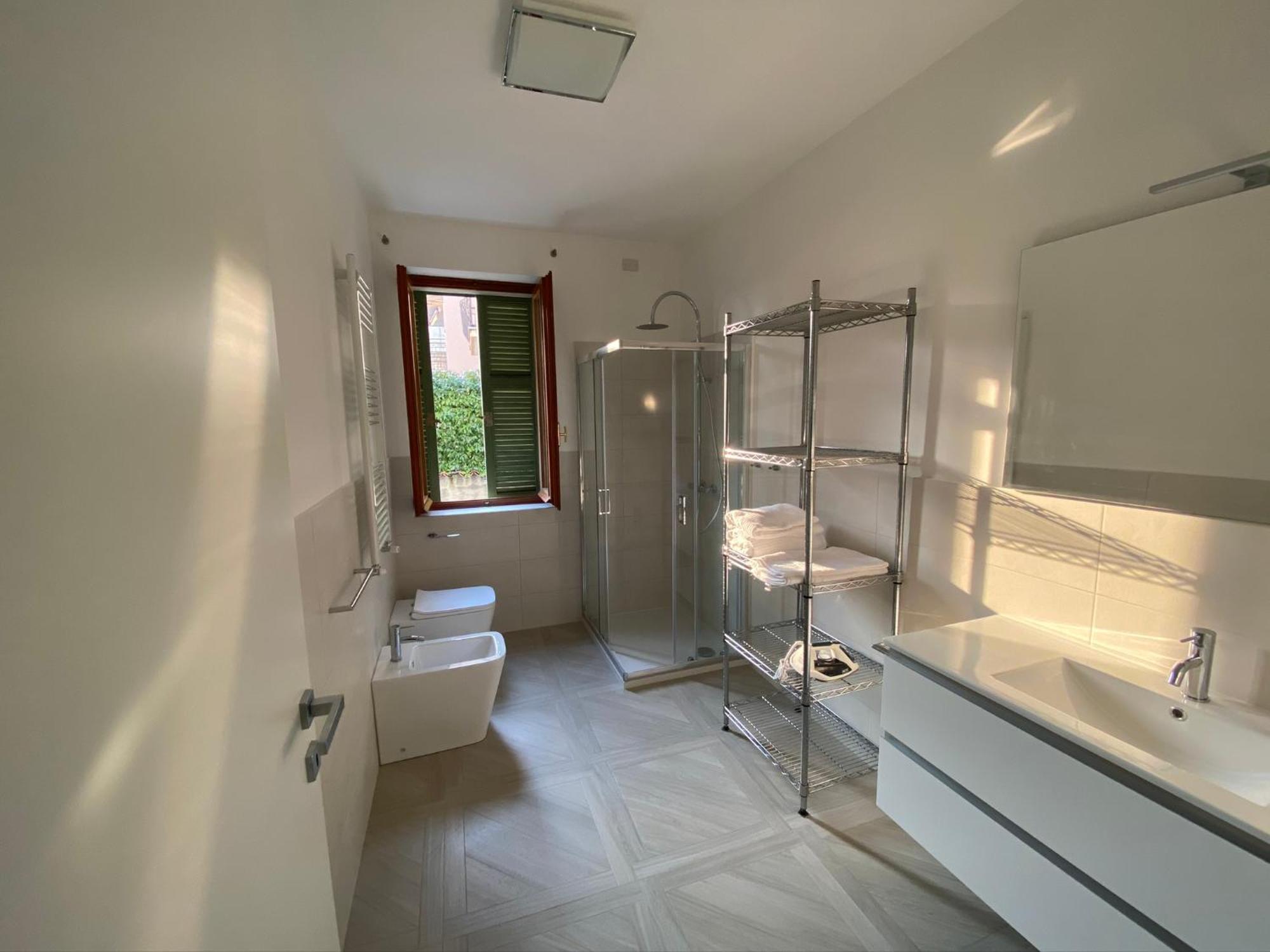 Villa Anastasye Your Lakefront Vacation Rental Predore Luaran gambar