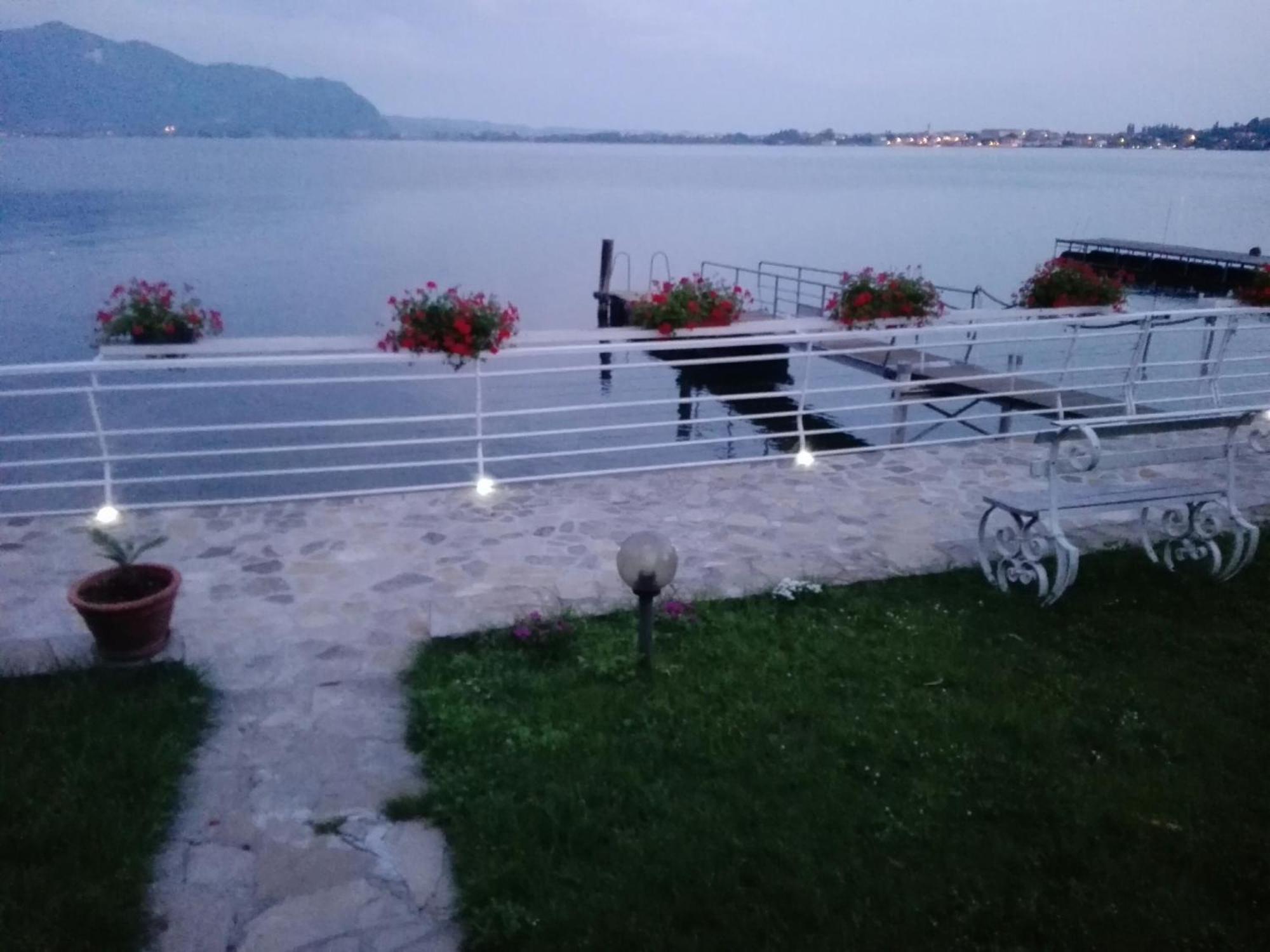 Villa Anastasye Your Lakefront Vacation Rental Predore Luaran gambar
