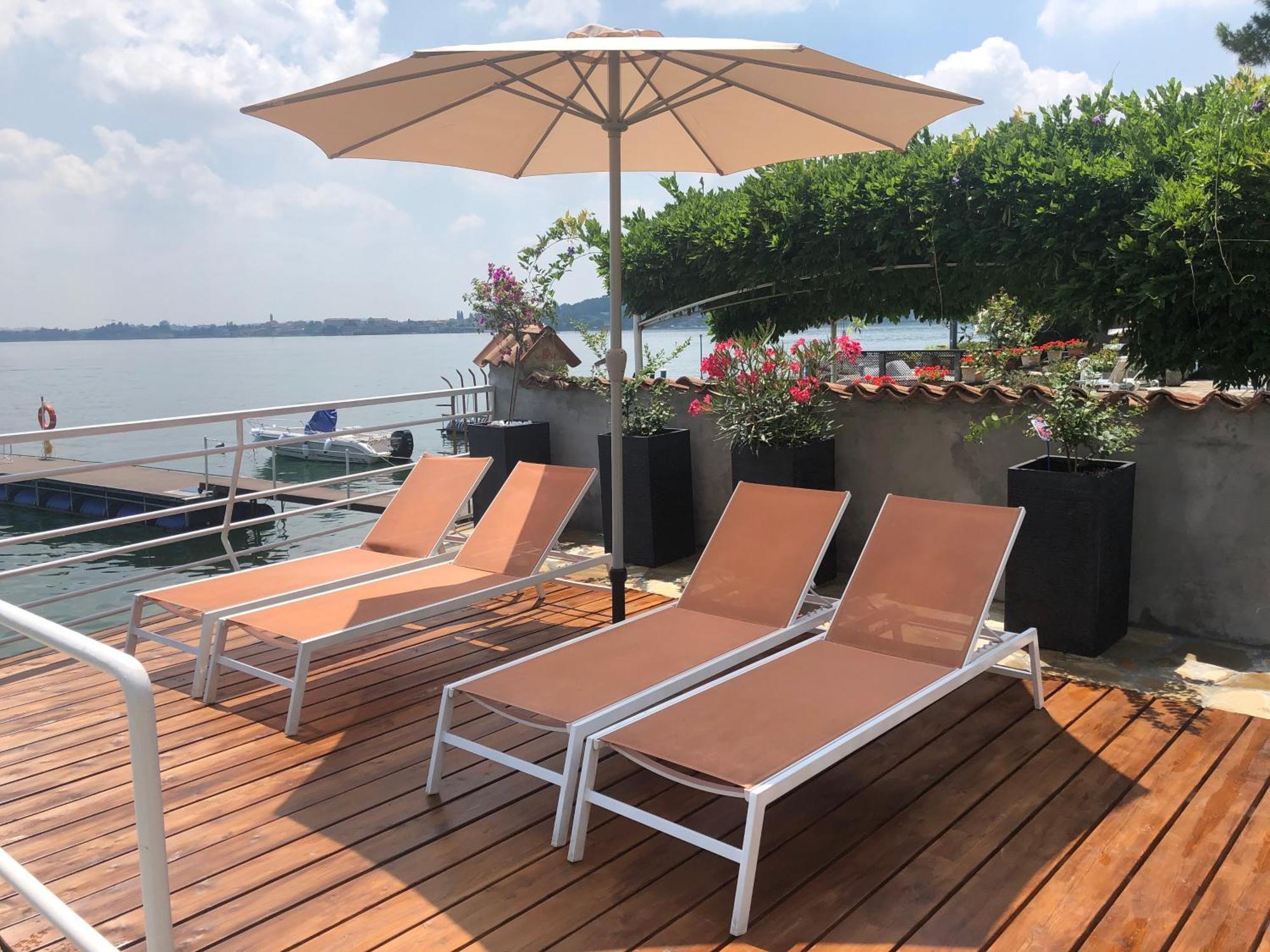 Villa Anastasye Your Lakefront Vacation Rental Predore Luaran gambar