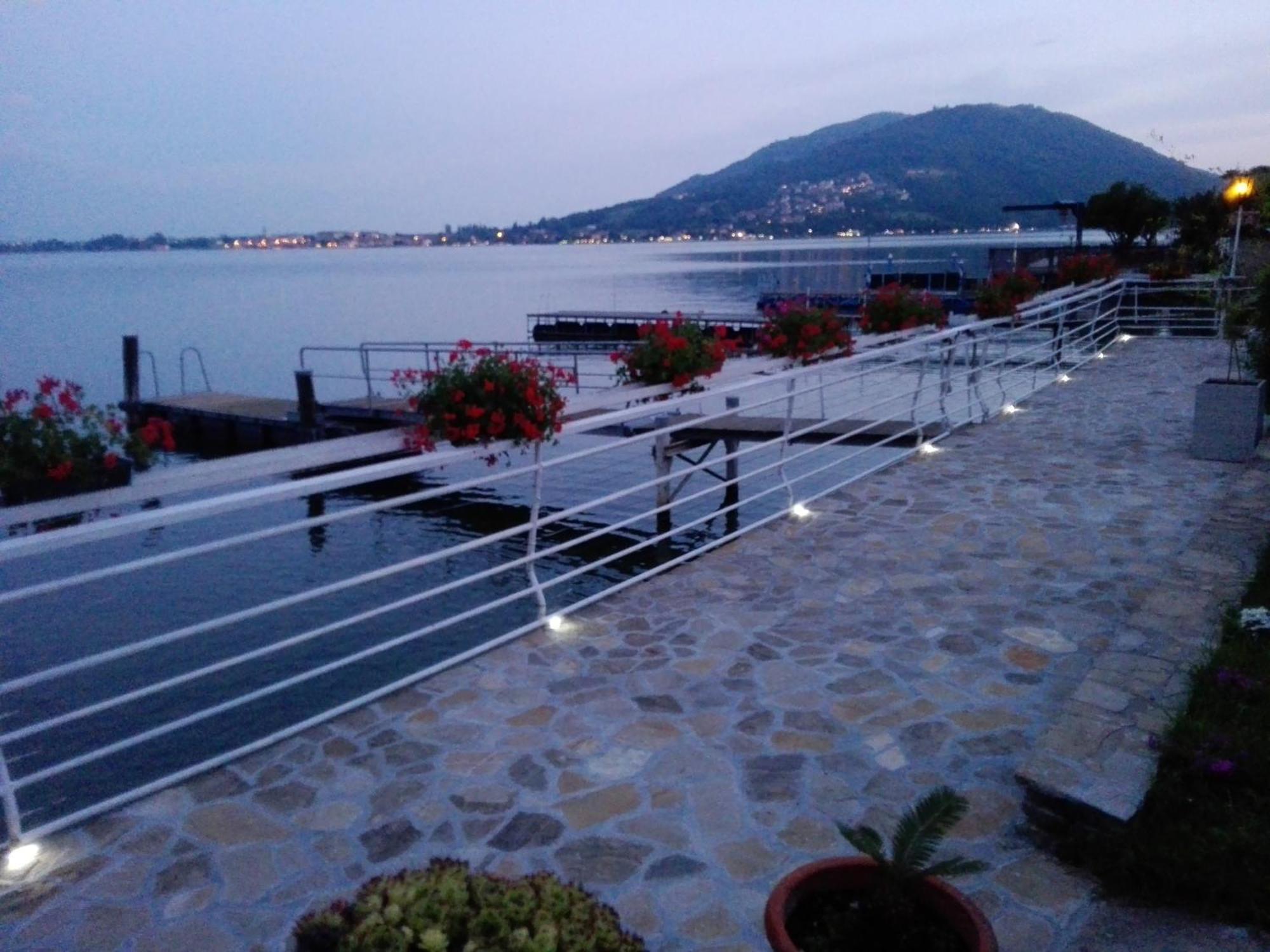 Villa Anastasye Your Lakefront Vacation Rental Predore Bilik gambar