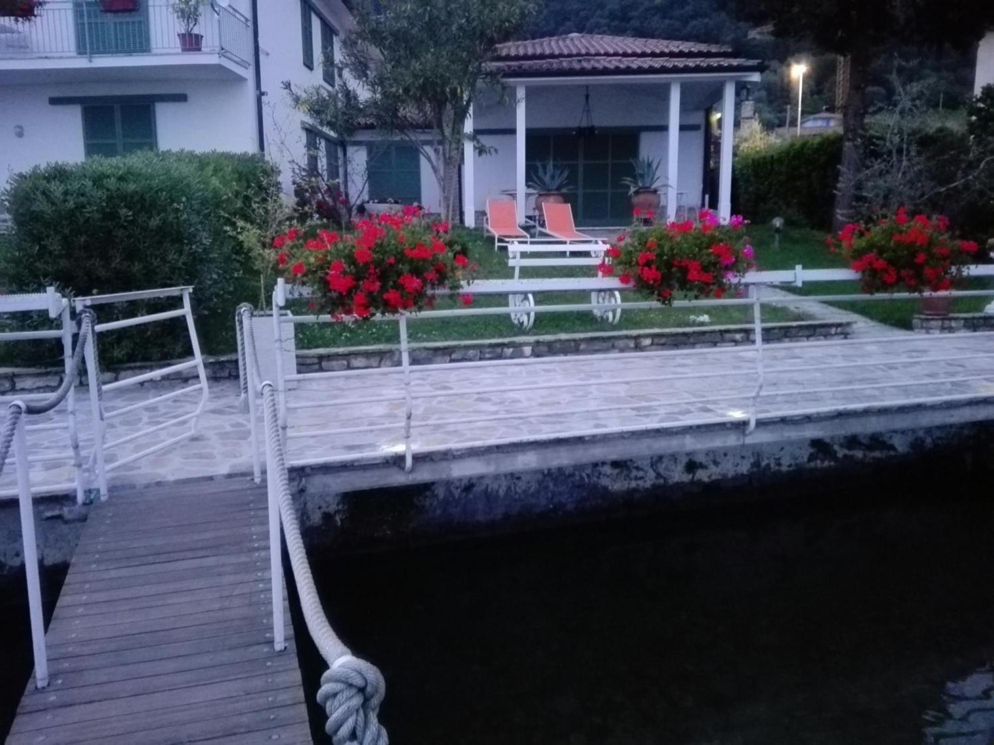 Villa Anastasye Your Lakefront Vacation Rental Predore Bilik gambar